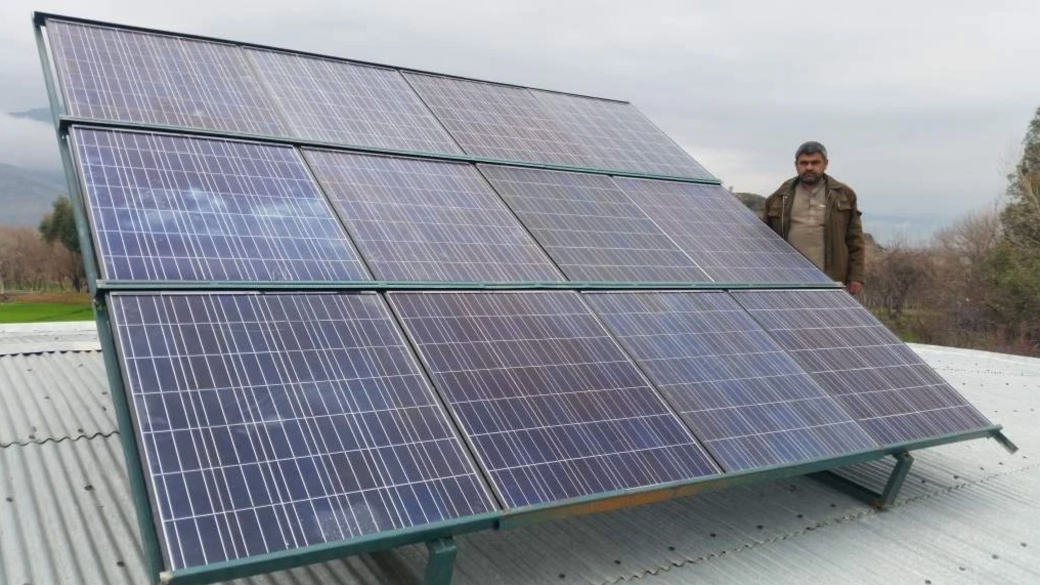 Large rooftop solar array at school in Khas Kunar